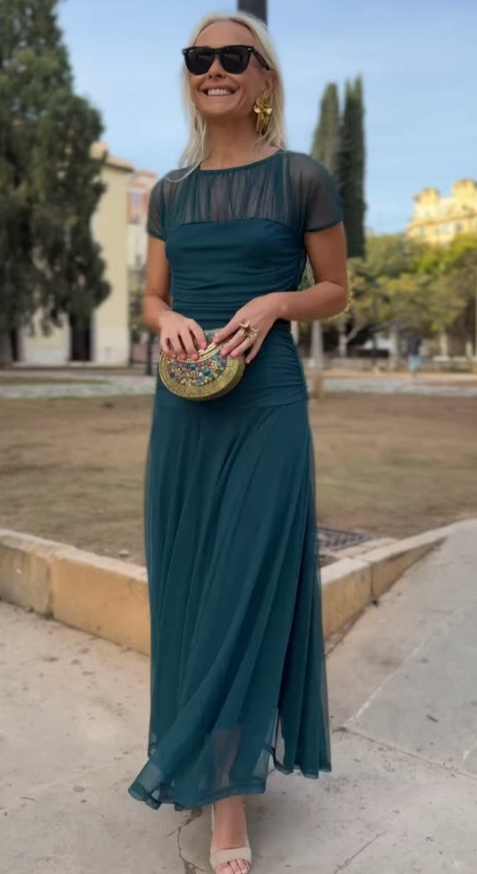 Julia – Elegance with a Summer Scent