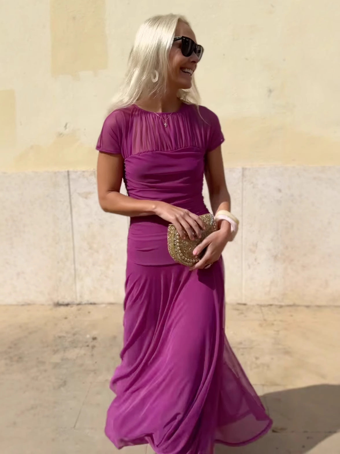 Julia – Elegance with a Summer Scent