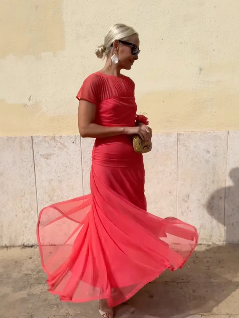 Julia – Elegance with a Summer Scent